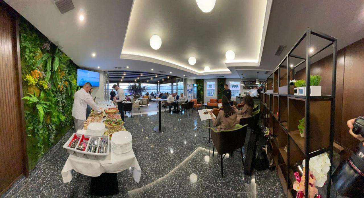 White Crown Hotel Kamez ภายนอก รูปภาพ