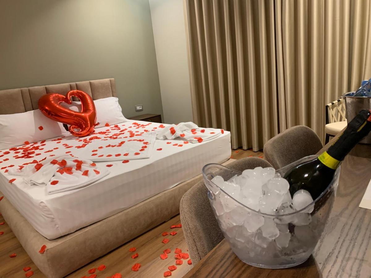 White Crown Hotel Kamez ภายนอก รูปภาพ