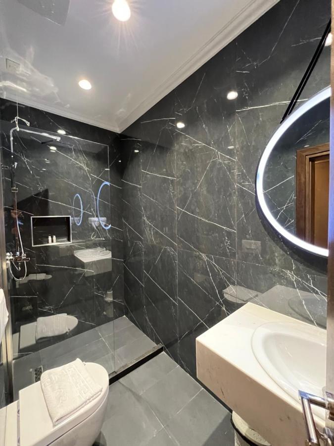 White Crown Hotel Kamez ภายนอก รูปภาพ