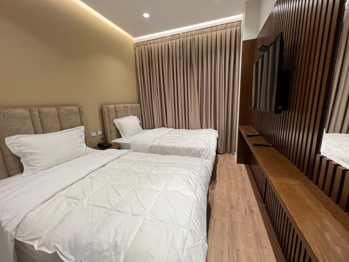 White Crown Hotel Kamez ภายนอก รูปภาพ