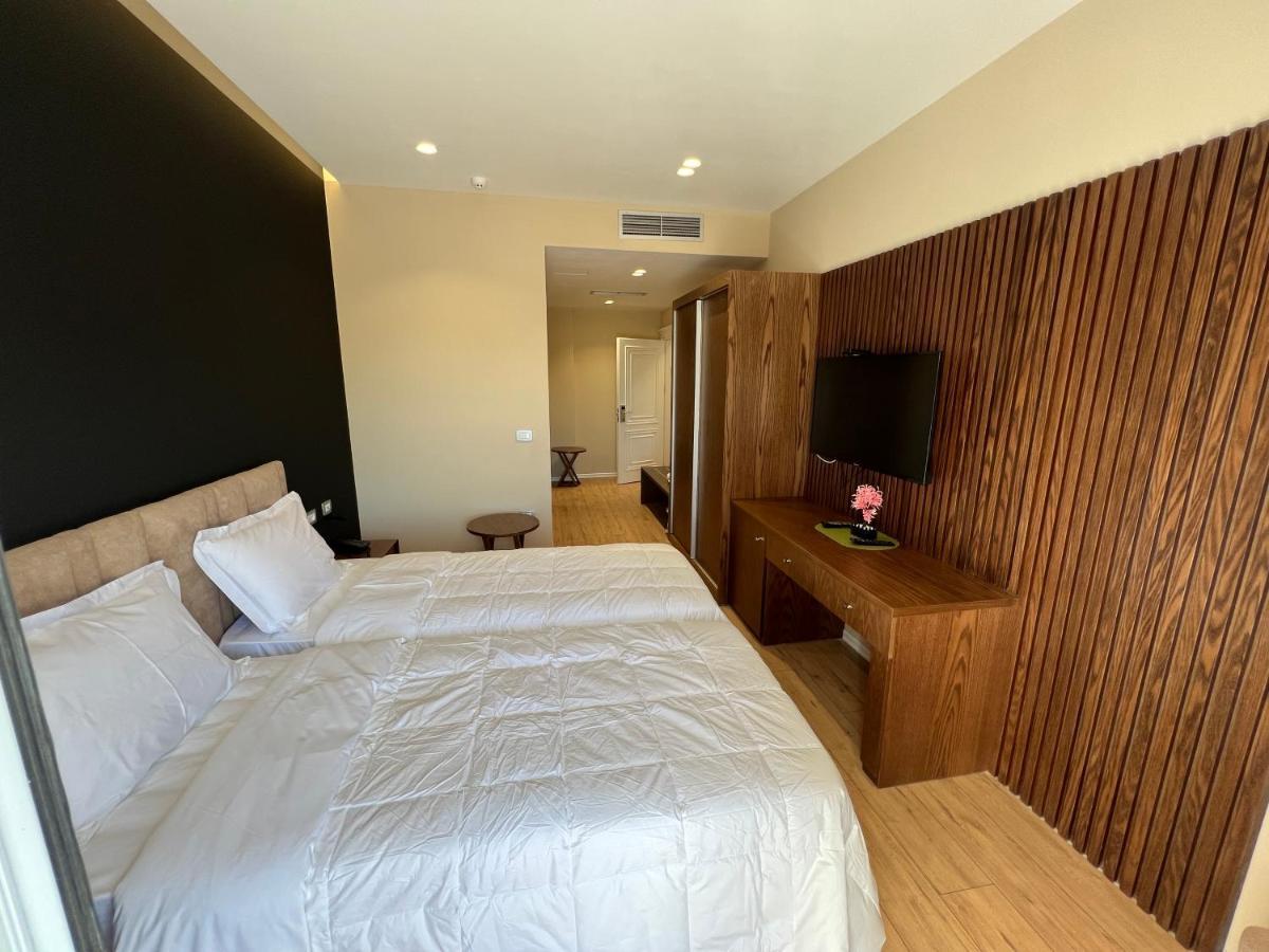White Crown Hotel Kamez ภายนอก รูปภาพ